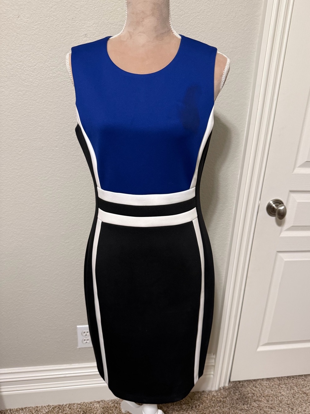 Calvin Klein Size 10 Blue Black White Colorblock Sheath Dress